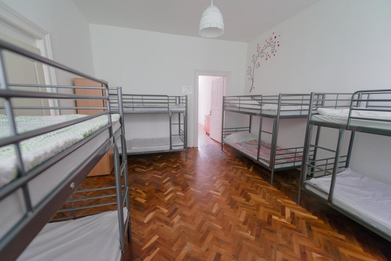 Budapest Party Hostel At Udvarom Номер фото