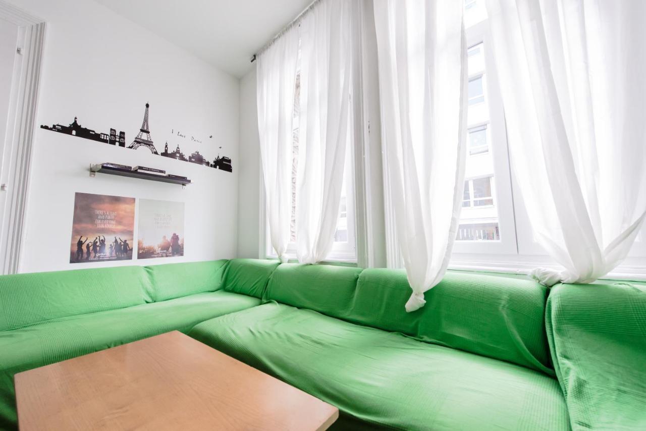 Budapest Party Hostel At Udvarom Экстерьер фото