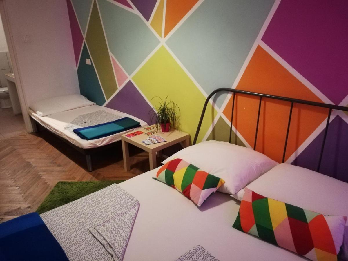 Budapest Party Hostel At Udvarom Экстерьер фото