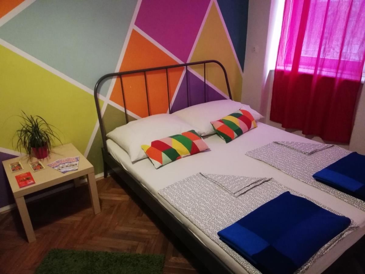Budapest Party Hostel At Udvarom Экстерьер фото