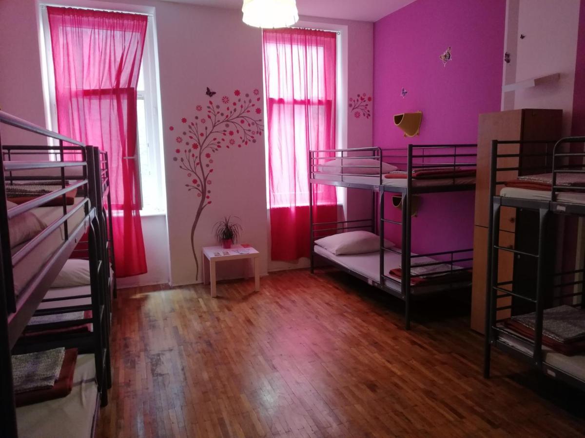 Budapest Party Hostel At Udvarom Экстерьер фото